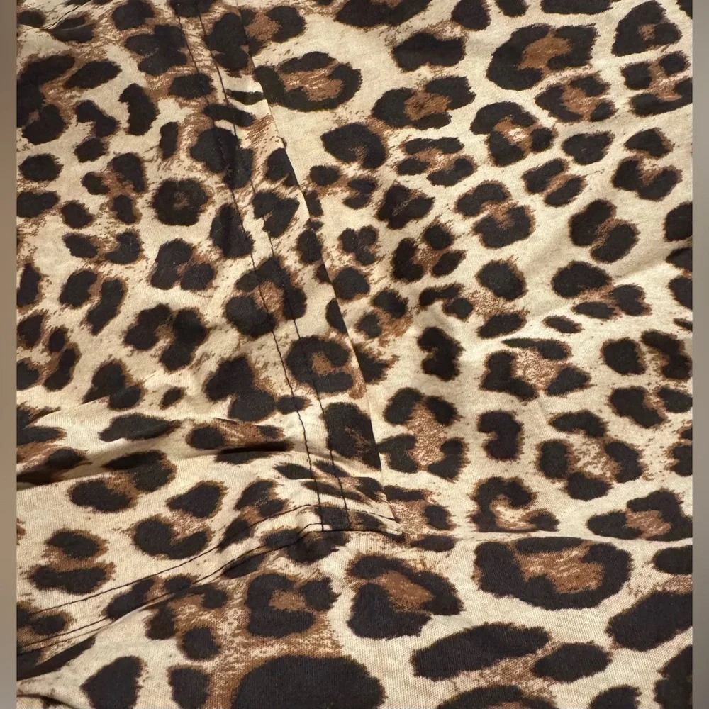 #x876q - Torrid Fifties Leopard Animal Print with Black Accents Pocket Apron